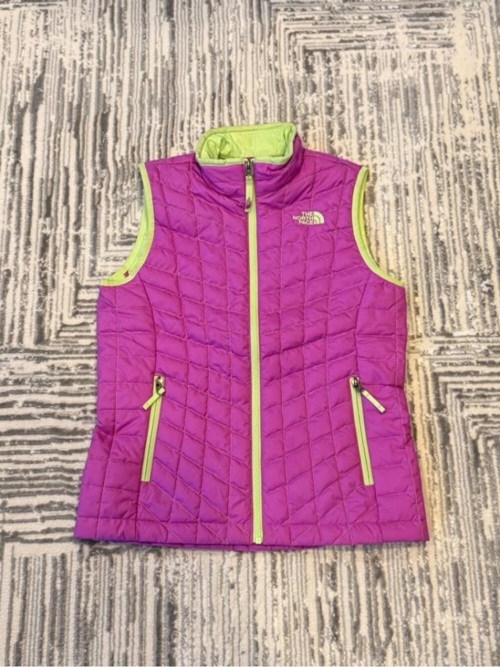 The North Face girls youth large 14/16 purple Thermoball vest